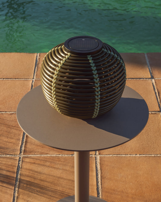 Garoina outdoor solar LED table lamp in green synthetic rattan Ø25cm
