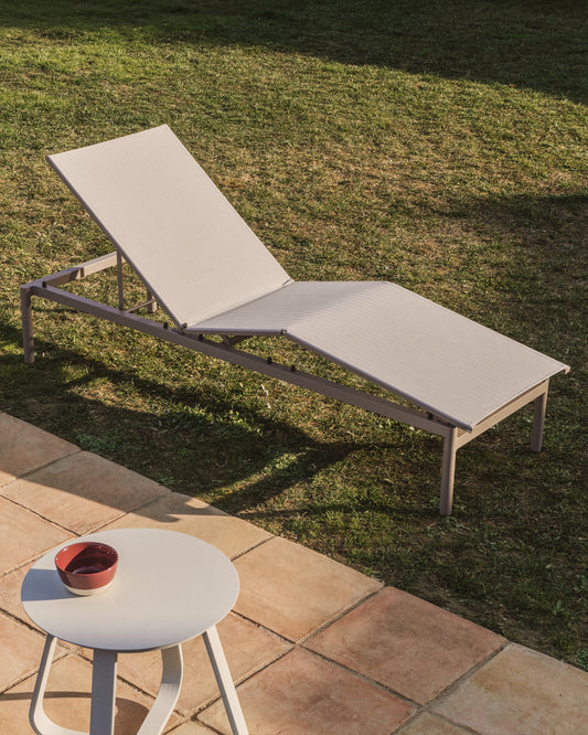 Bain de soleil empilable Lesina en aluminium taupe et textilène écru