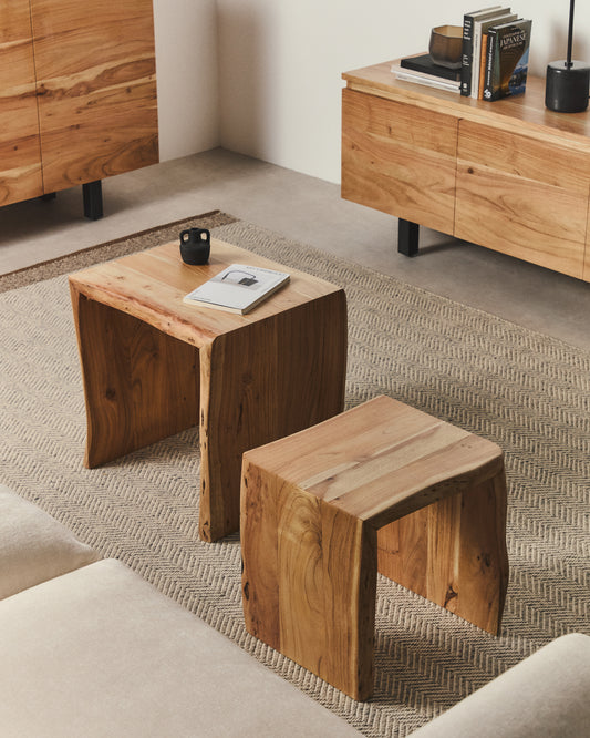 Ensemble Lomiri de 2 tables auxiliaires gigognes en bois d’acacia avec finition blanchie, 50 x 42 cm et 34 x 42 cm