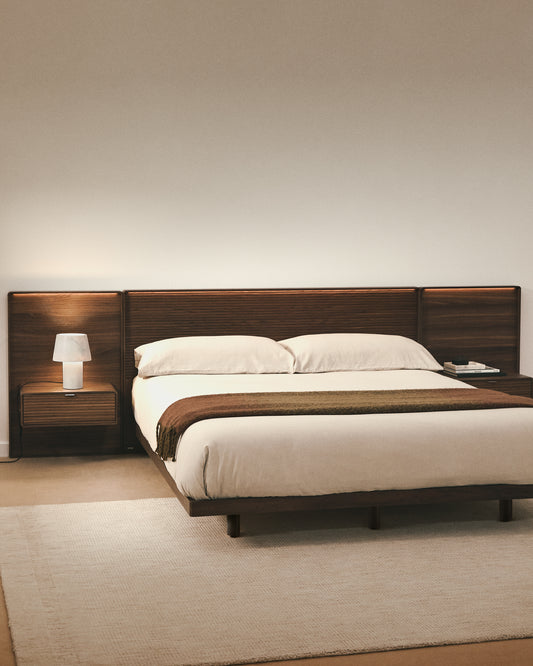 Lit Norlen avec 2 tables de nuit en placage de noyer avec finition foncée et lumière LED pour matelas 180 x 200 cm FSC Mix Credit