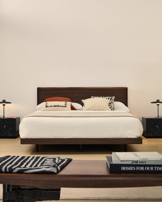 Lit Norlen en placage de noyer avec finition foncée et lumière LED pour matelas de 160 x 200 cm FSC Mix Credit