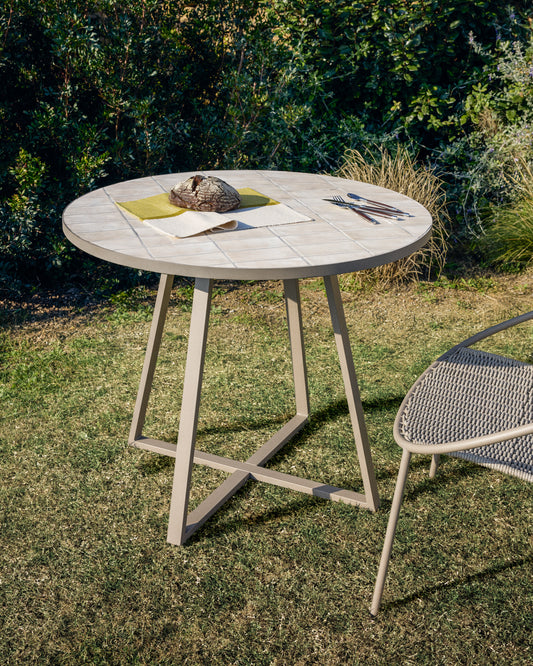 Table ronde Tella en acier galvanisé taupe et céramique beige Ø 90 cm