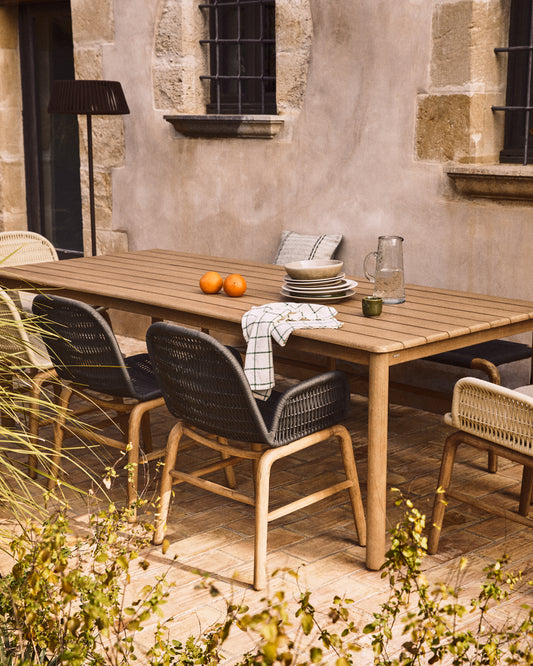 Ensemble table Sori en bois d’acacia et 6 chaises Alipa en bois d’acacia et corde graphite 200 x 100 cm FSC 100 %