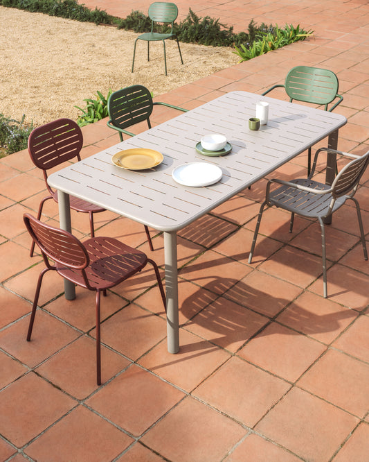 Table d’extérieur Brai en acier galvanisé taupe 180 x 90 cm