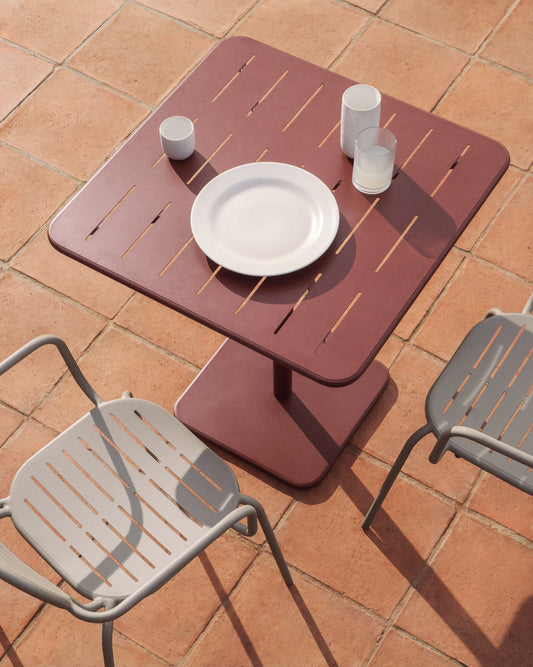 Table d’extérieur Brai en acier galvanisé grenat 70 x 70 cm
