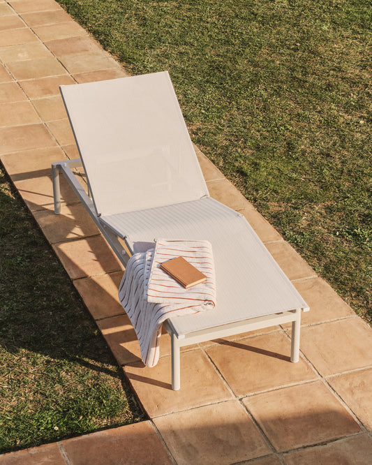 Bain de soleil empilable Lesina en aluminium et textilène écru