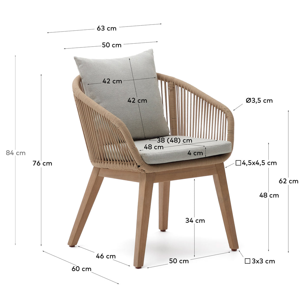 Chaise Portalo en corde beige et pieds en bois d'acacia