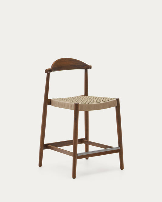 Tabouret Nina en acacia, finition noyer et corde beige hauteur 62 cm FSC 100 %