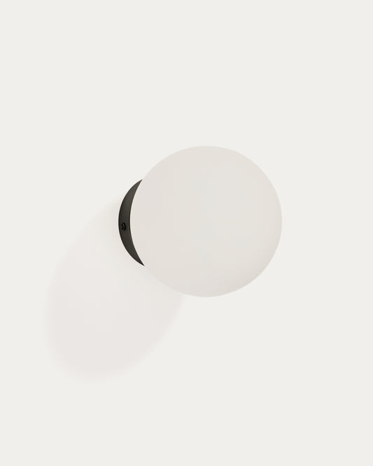 Applique murale Brisia en métal finition noire avec 1 boule en verre dépoli Ø15 cm