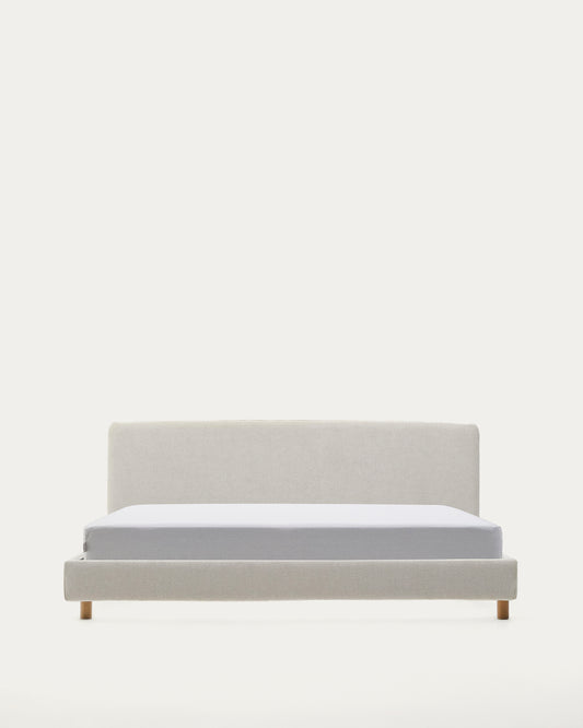 Cadre de lit déhoussable Valma en tissu chenille perle avec pieds en bois de hêtre pour lit de 180 x 200 cm.