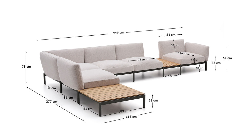 Canapé d’angle modulable d'extérieur Sorells 5 places revêtement beige et aluminium gris accompagné de tables en teck 277 x 446 cm FSC 100 %