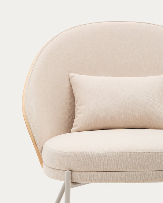 Fauteuil Eamy en chenille beige, placage de frêne avec finition naturelle et métal beige