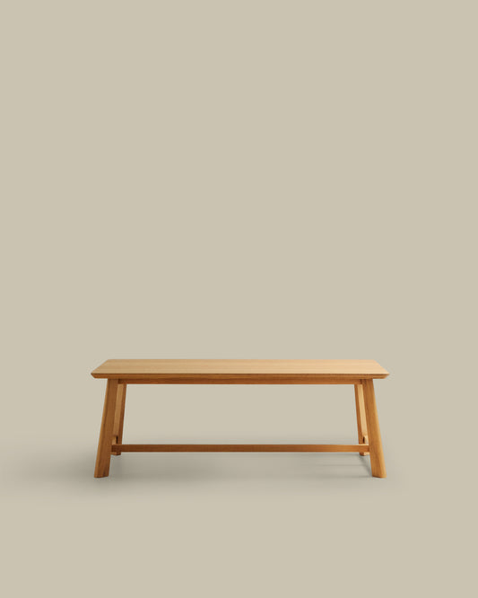 Idun table made of veneer and solid oak wood with natural tone finish FSC Mix Credit 220x100cm