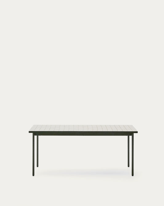 Table d’extérieur Maurina en acier galvanisé vert et céramique couleur écru 182 x 91 cm