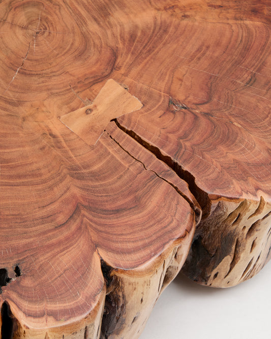 Table basse Tavine en bois d’acacia avec finition blanchie et roulettes Ø 65 cm