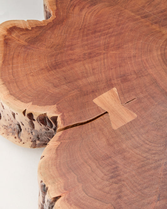 Table basse Tavine en bois d’acacia avec finition blanchie et roulettes Ø 85 cm
