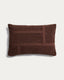 Housse de coussin Lomel en micro-bouclette avec motif graphique marron 40 x 60 cm