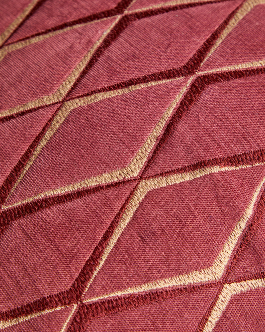 Housse de coussin Branel en micro-velours avec broderie grenat 45 x 45 cm